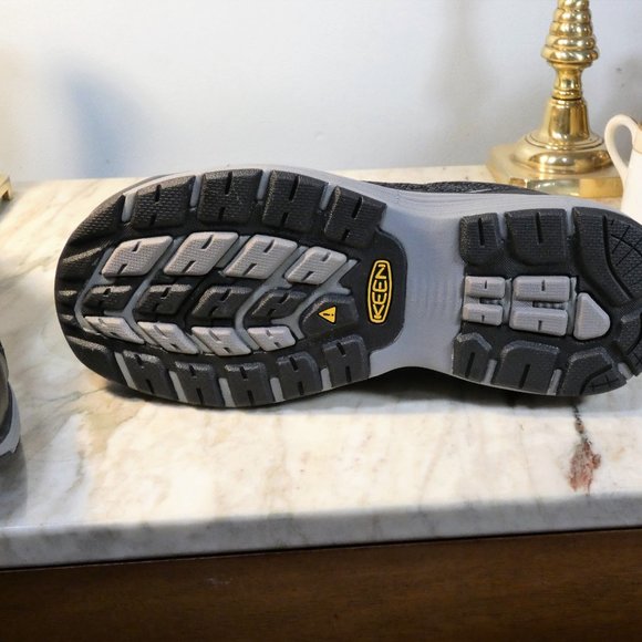 KEEN Utility Women's Sparta Low Height Alloy Toe ESD Work Shoes 9W - Picture 7 of 10